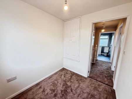 3 bedroom semi-detached house to rent - Photo 4