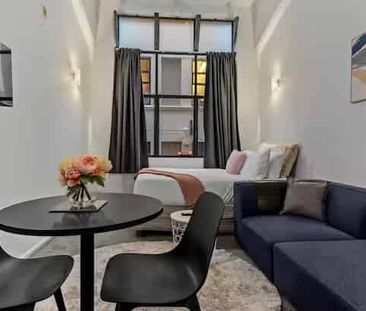 Fully Furnished CBD Studio – Walk to Queen Street - Photo 4