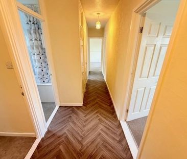 2 bedroom Flat To Let - Photo 1