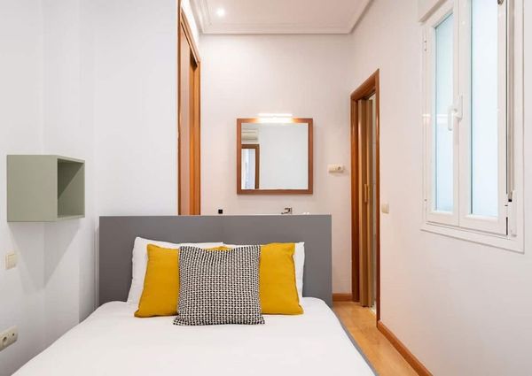 Calle de Cervantes, Madrid, Community of Madrid 28014