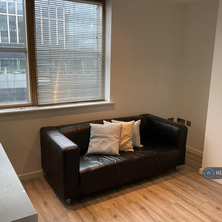 1 bedroom flat to rent - Photo 1