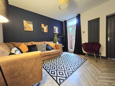 Room in a Shared House, Chiltern Rise, LU1 - Photo 3