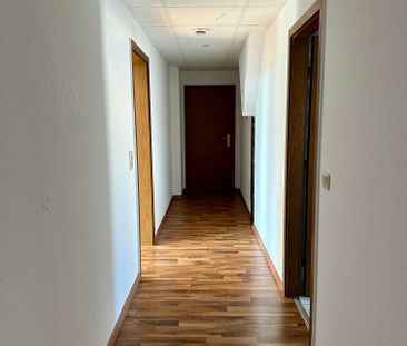 Großzügige 3-RW mit offener Wohnküche im Dachgeschoss sucht! - Photo 3