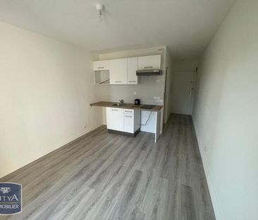 Location Appartement 1 pièce 18m² ST LAURENT DU VAR 06700 - Photo 2