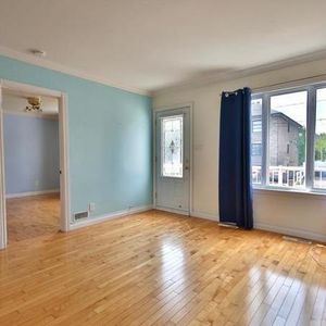 Grand 5 1/2, très propre disponible immédiatement - Photo 2