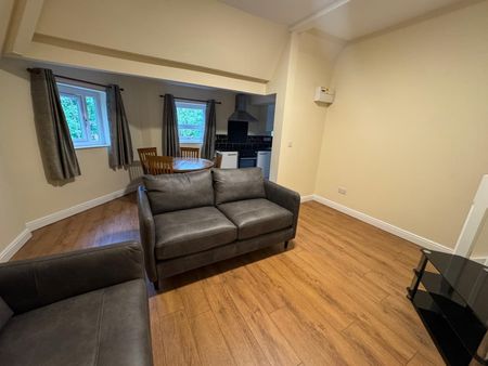 2 Bed Flat, Alexandra Road South, M16 - Photo 3