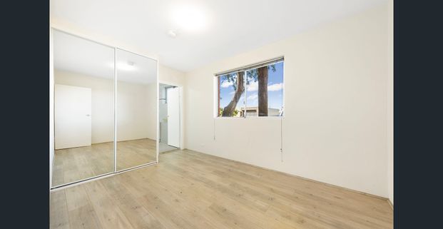 Sun-filled apartment - Photo 1