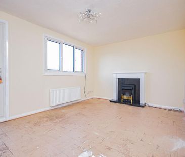 3 bedroom end of terrace house to rent - Photo 2