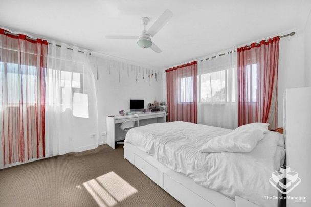 Townhouses in Browns Plains Views Residential Complex - Photo 1