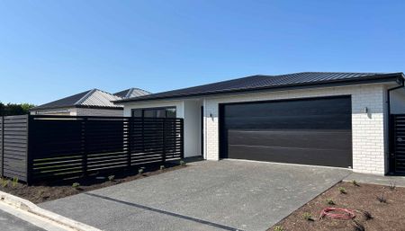 New 4 Bedroom Home - Photo 4