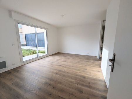 Location Maison 7 pièces 225m² - Photo 5