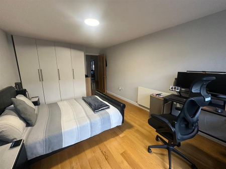 3 bedroom private hall to rent - Photo 5