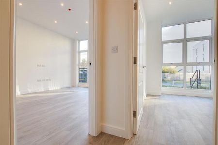 1 bedroom flat to rent - Photo 2