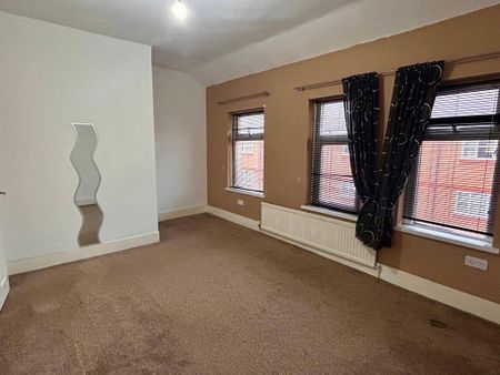 2 bedroom end of terrace house to rent - Photo 4