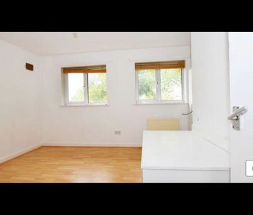 3 Bed Detached House, Orchid Drive, B19 - Photo 2