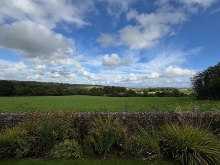 4 bedroom detached house to rent - Photo 2