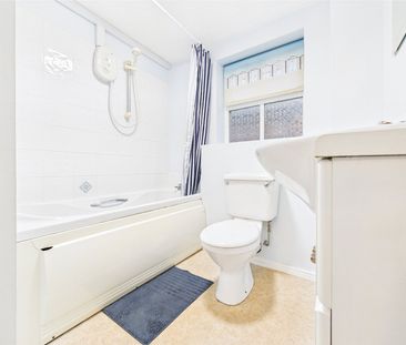 Hallen Close, Emersons Green, Bristol, BS16 - Photo 6