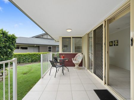 Modern Living in a Gated Community over 50's Village. - Photo 2