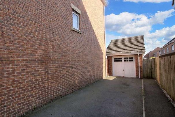 Snowberry Crescent, Warrington, WA5 - Photo 1