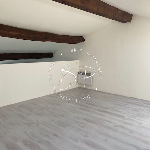 Lorgues - Un appartement avec de beaux volumes au coeur du village, - Photo 1