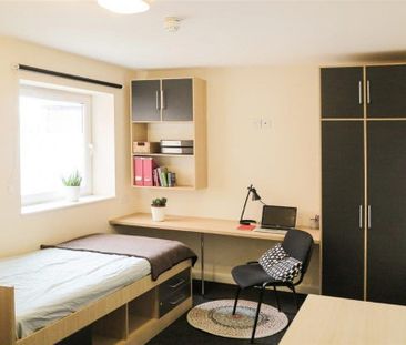 6 bedroom apartment to rent - Photo 1