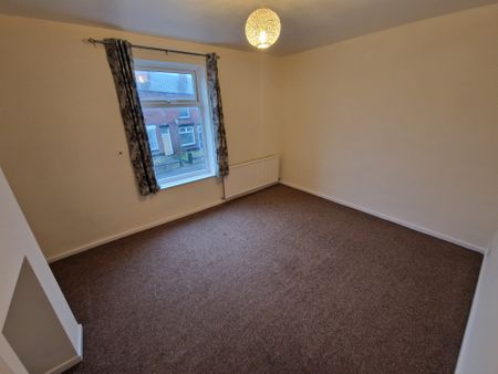 Bolton Road, Radcliffe - Photo 3