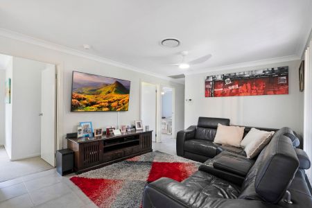 Immaculately Presented Family Home in Saddlers Ridge Estate - Photo 2