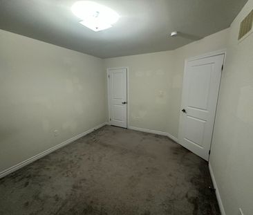For Lease - 220 Brownley Lane, Essa, Ontario - Photo 4