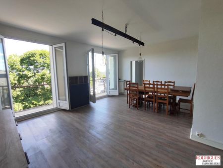 Location Appartement 4 pièces 98m² POITIERS 86000 - Photo 4