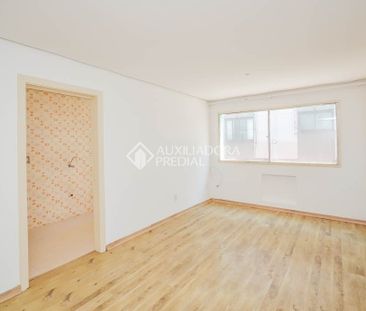 Kitnet com 1 quarto e 32m² para alugar em Camaquã, Porto Alegre. - Foto 2