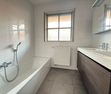 Twee-slaapkamerappartement met open zicht in Roeselare! - Photo 5