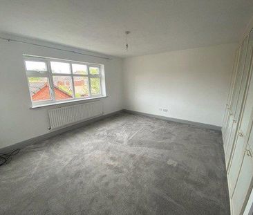 4 bedroom detached house to rent - Photo 2