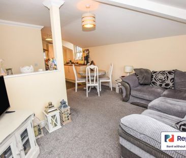 2 bedroom flat to rent - Photo 2