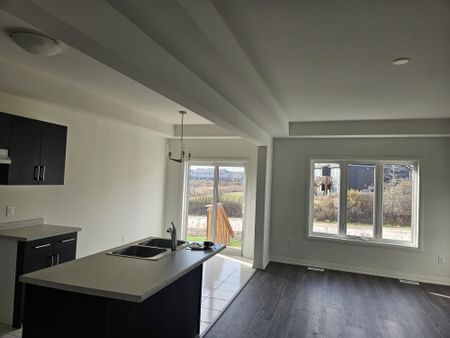 For Lease - 29 Whelan Court, Thorold, Ontario - Photo 4