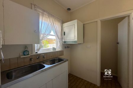 COMFORTABLE LIVING - Photo 5