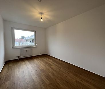 Wohntraum über den Dächern von Friedberg! Renovierte, sehr große, wunderschöne 5 Zimmer-Wohnung mit Loggia, Mainzer-Tor-Weg 15 - Foto 2