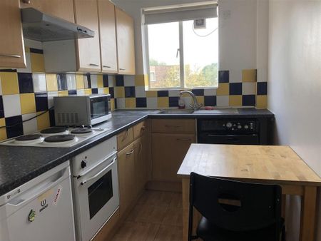 2 bedroom apartment to rent - Photo 2