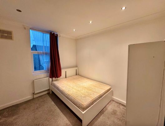 6 Bed Terraced House, Rosebank Road, E17 - Photo 1