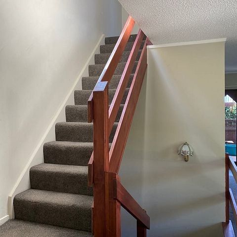 QUIET CUL-DE-SAC TOWNHOUSE - Photo 1