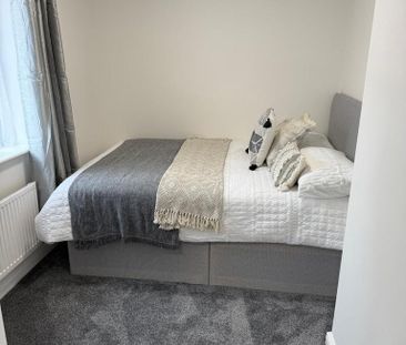 1 bedroom in a house share to rent - Photo 2