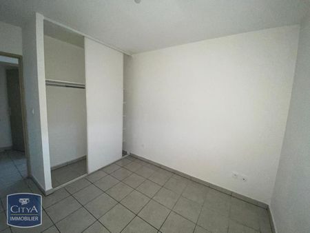 Location Appartement 3 pièces 75m² ST DENIS 97400 - Photo 2