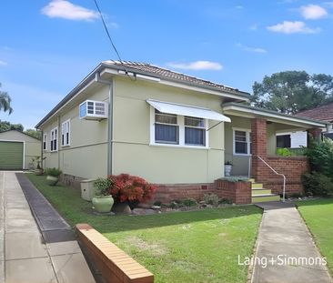 Well-maintained three-bedroom family home - Photo 3