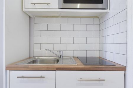 Studio to rent - Photo 5