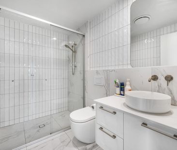 Furnished 3 Bed Unit with Stunning Views - Photo 3