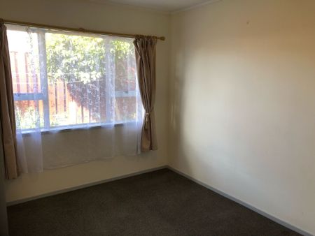3 Bedroom House in Handy Location - Photo 2