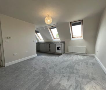 Queens Road, Weybridge, Surrey, KT13 - Photo 1