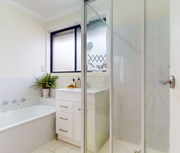 DELIGHTFUL TWO BEDROOM HOME - Photo 6