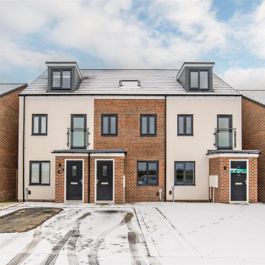 3 bed terraced house to rent in Swallowtail Place, Great Park, NE13 - Photo 1