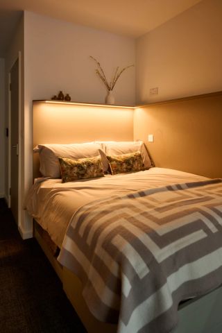 Silver (Floors 10 - 16)-Block B - Photo 3