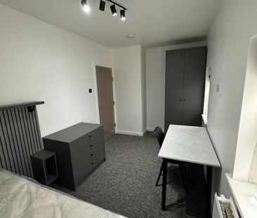 5 bedroom detached house to rent - Photo 4